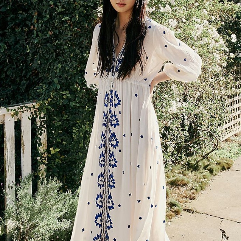 Free people embroidered fable midi dress - black